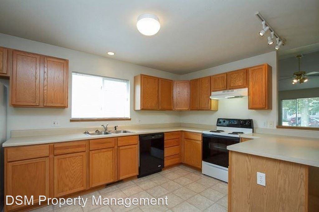 3308 Emerald Dr - Photo 3 of 15