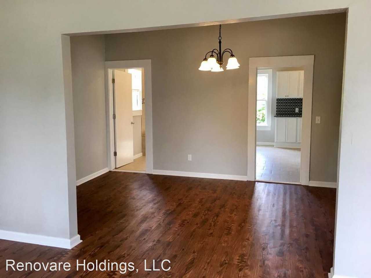 1315 Ne 19th - Photo 2 of 9