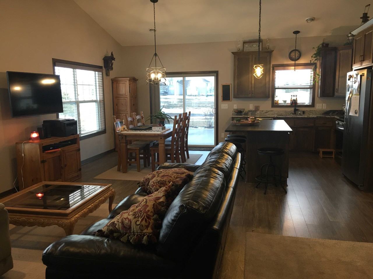 220 Spring St - Photo 2 of 15