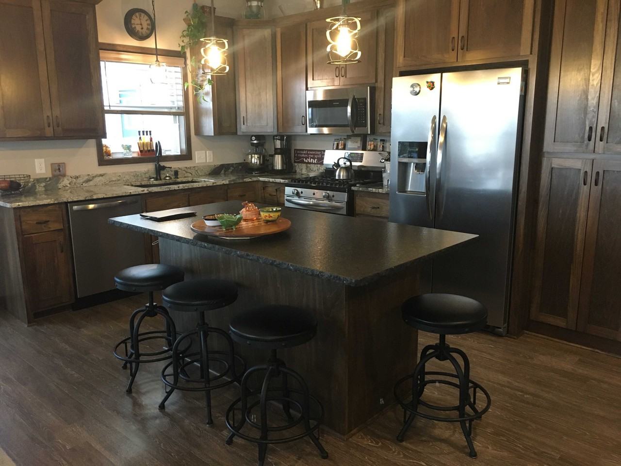 220 Spring St - Photo 3 of 15