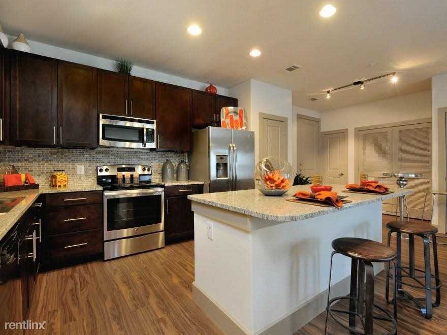 5270 Town and Country Blvd - Photo 2 of 8