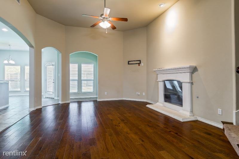 10104 Waterstone Way - Photo 2 of 8