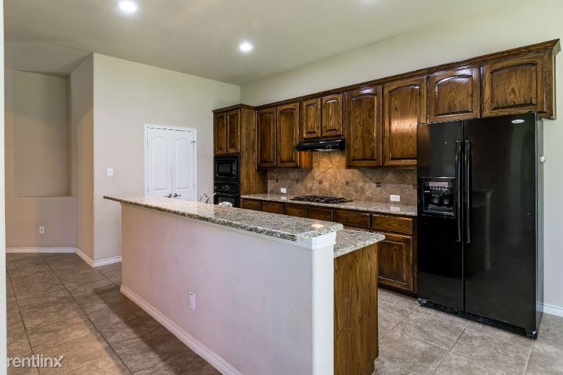 10104 Waterstone Way - Photo 3 of 8