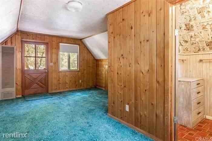 32075 Hunsaker Way - Photo 2 of 6