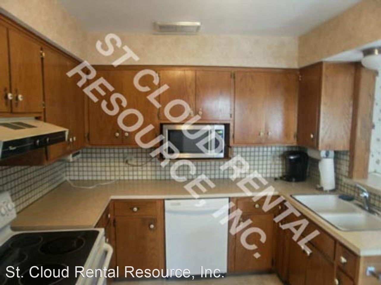 2021 Veterans Dr. - Photo 2 of 16