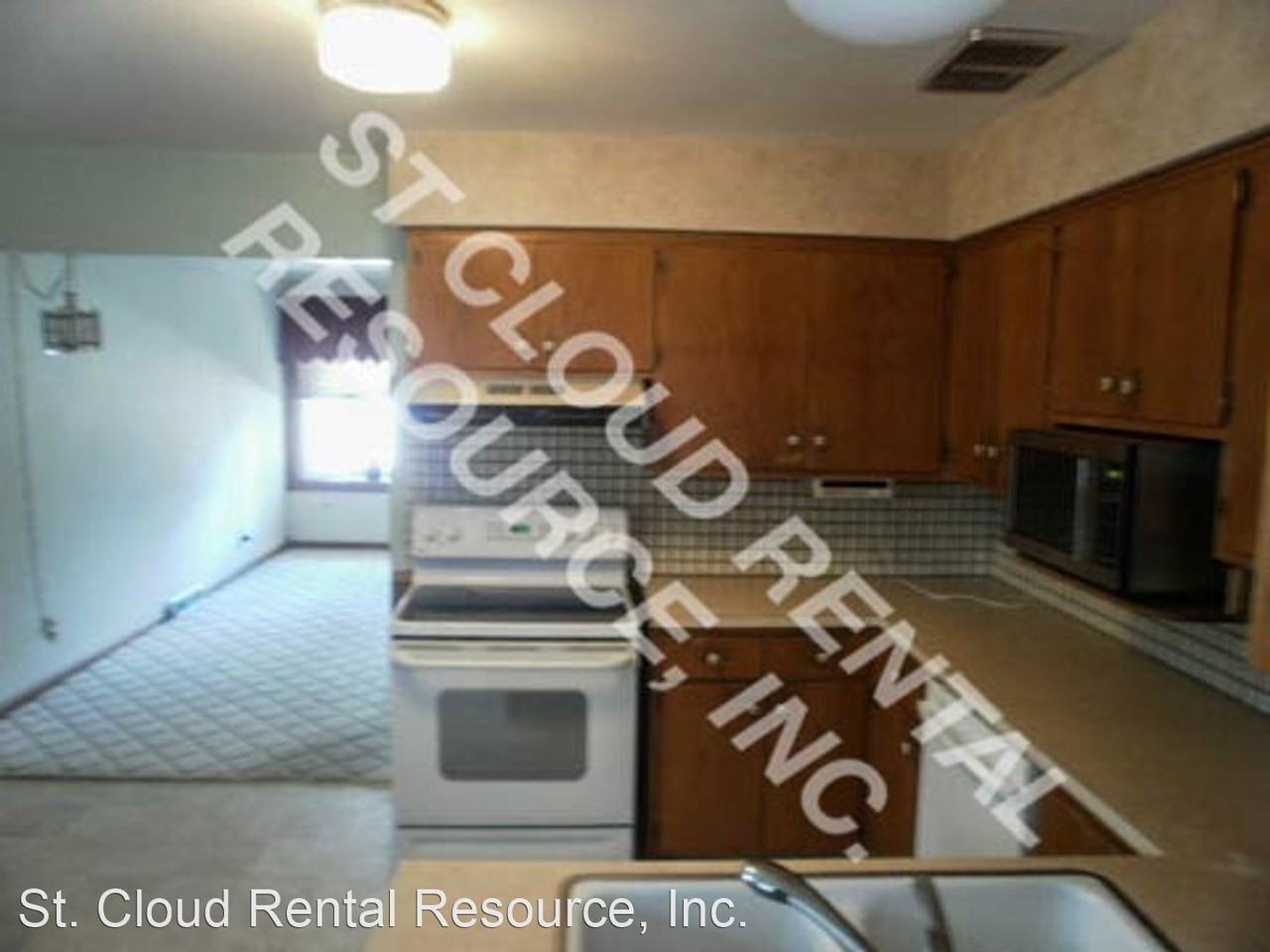 2021 Veterans Dr. - Photo 3 of 16