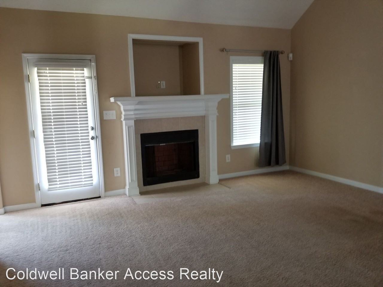 508 Manchester Ln - Photo 3 of 16