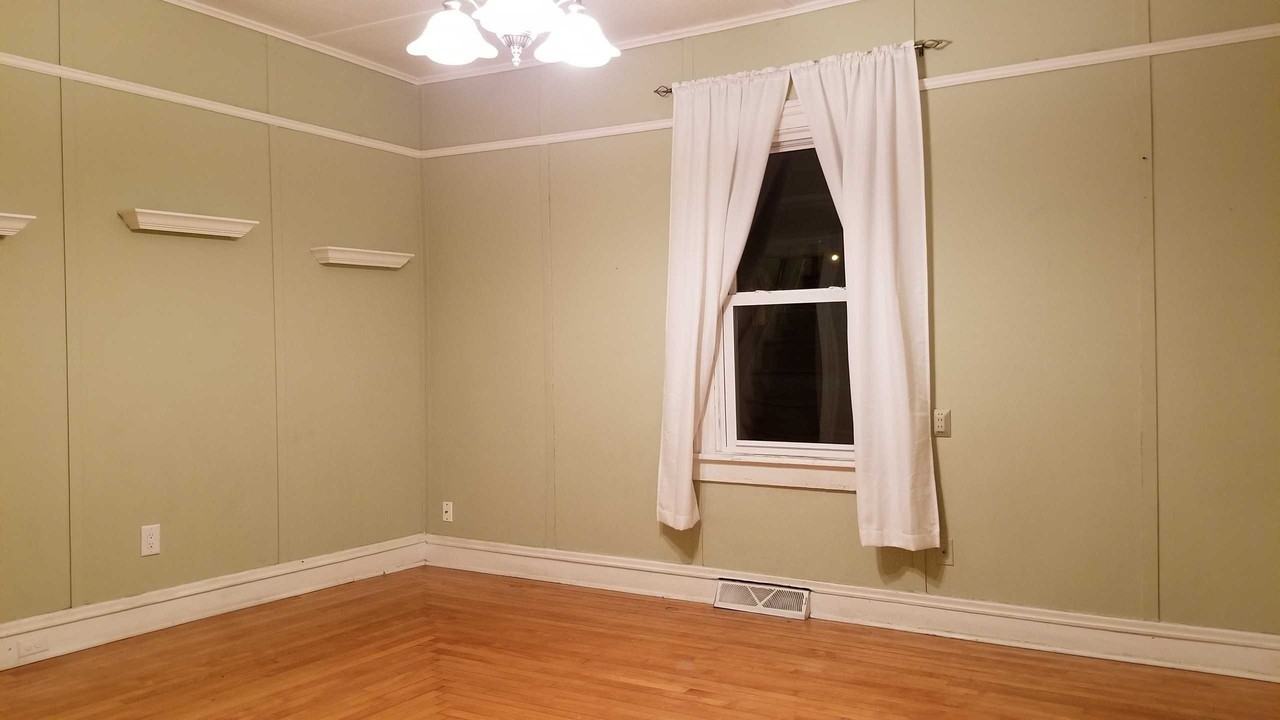 302 Elm St N - Photo 3 of 13