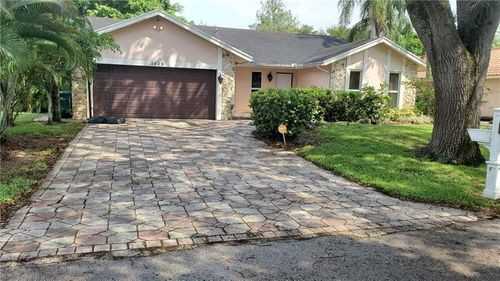 3871 Northwest 72nd Avenue - Photo 2 of 8