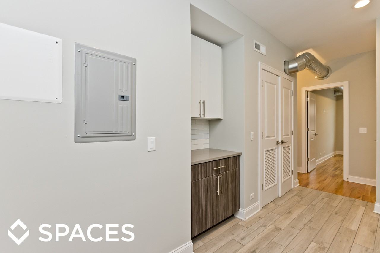 4901 S Champlain Ave - Photo 2 of 13