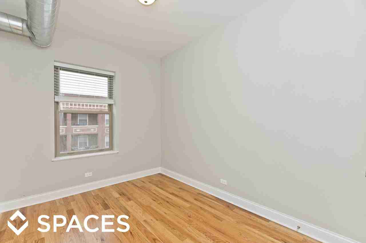 4901 S Champlain Ave - Photo 3 of 13