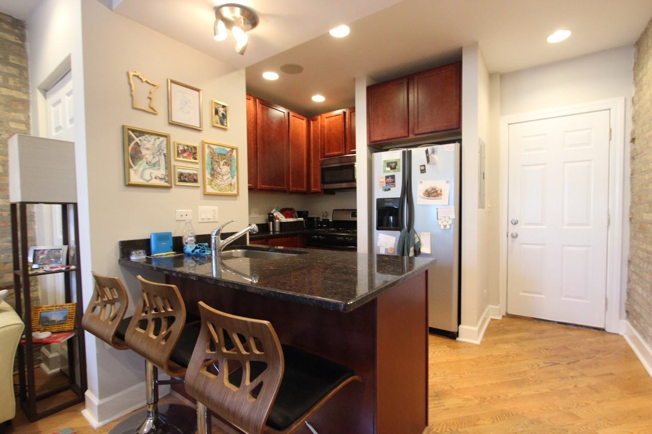 5653 N Magnolia Ave - Photo 3 of 10
