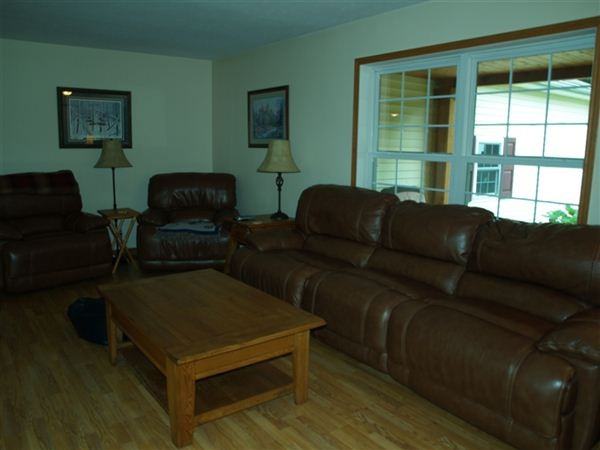 4233 Stone Rd - Photo 2 of 24