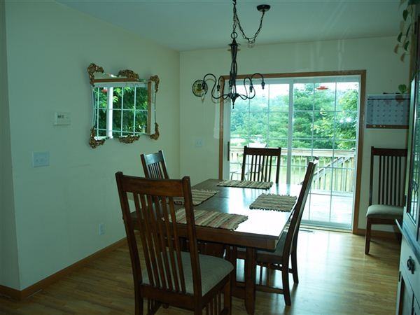 4233 Stone Rd - Photo 3 of 24