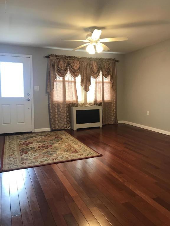 117 7th St - Photo 3 of 10