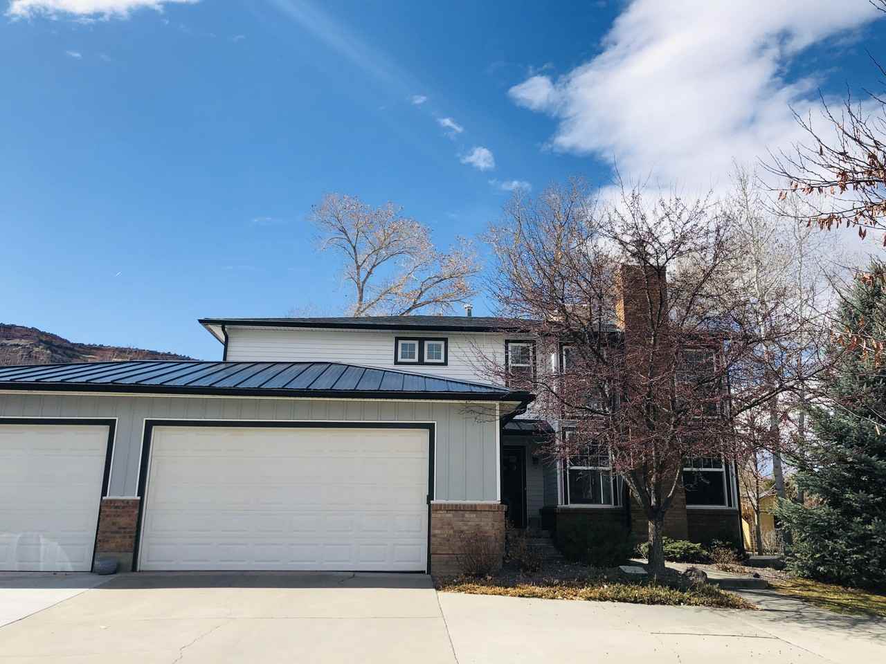 531 Tiara Drive - Photo 2 of 15