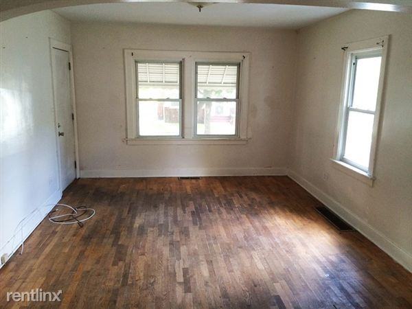 1214 Ballard St - Photo 3 of 9