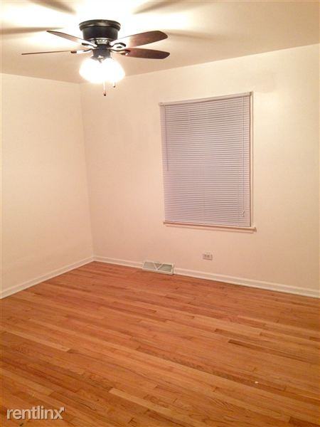 Western and Montesano - Photo 3 of 5