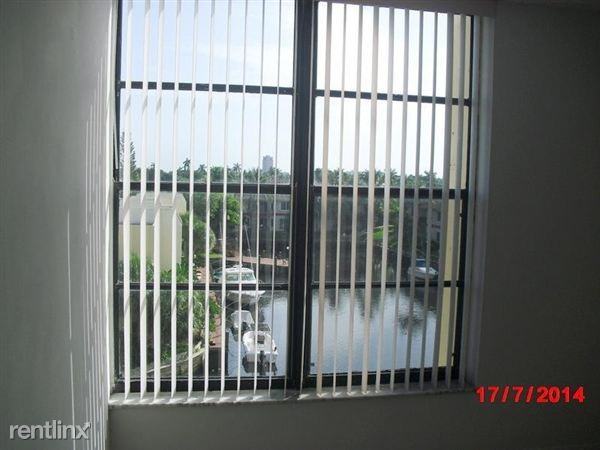 6 Royal Palm Way - Photo 2 of 6