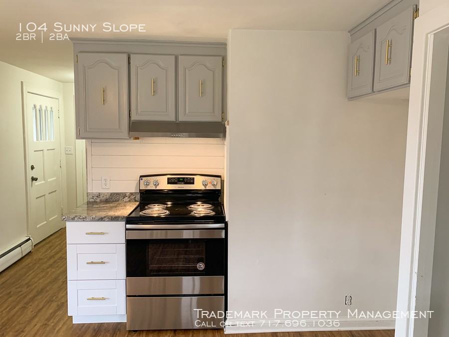 104 Sunny Slope Ln - Photo 2 of 11