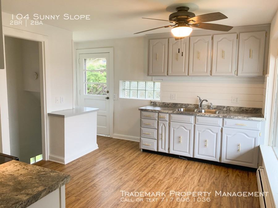 104 Sunny Slope Ln - Photo 3 of 11