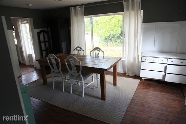 5368 14 Mile Ct NE - Photo 2 of 8