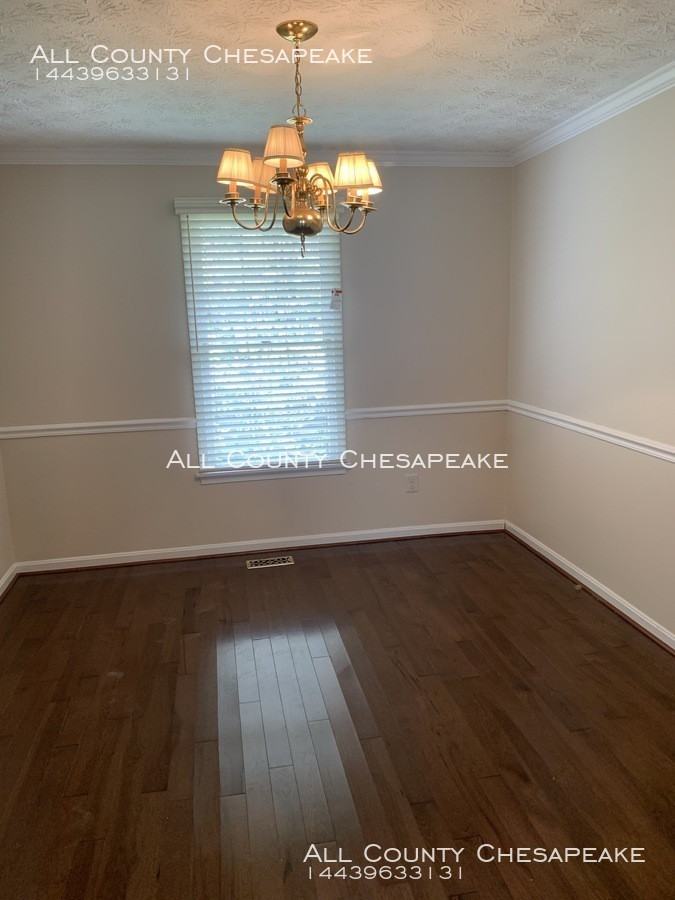 2505 Buckingham Ct - Photo 3 of 10