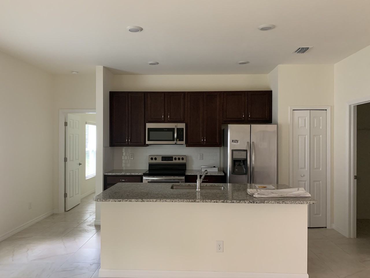 2333 Renfro Avenue - Photo 3 of 10