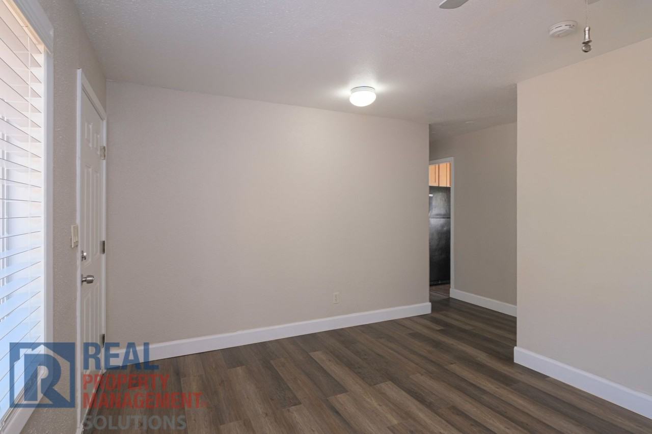 5025 Ne 17th Ave - Photo 2 of 17