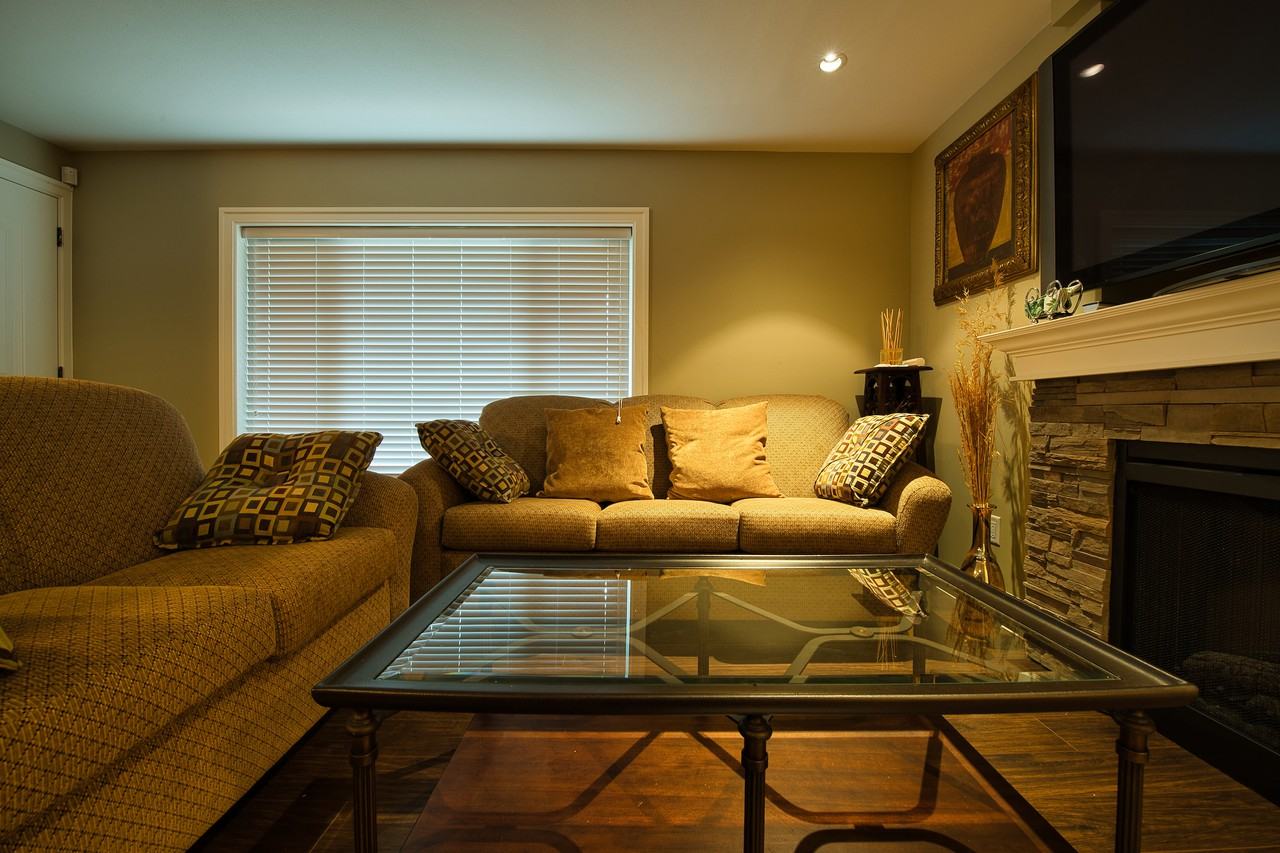 15427 Kyle Court House - Photo 2 of 8