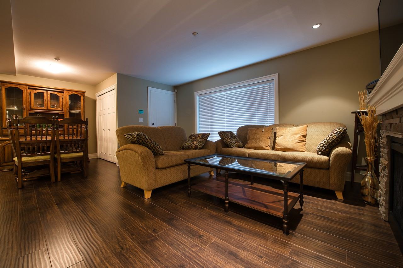 15427 Kyle Court House - Photo 3 of 8