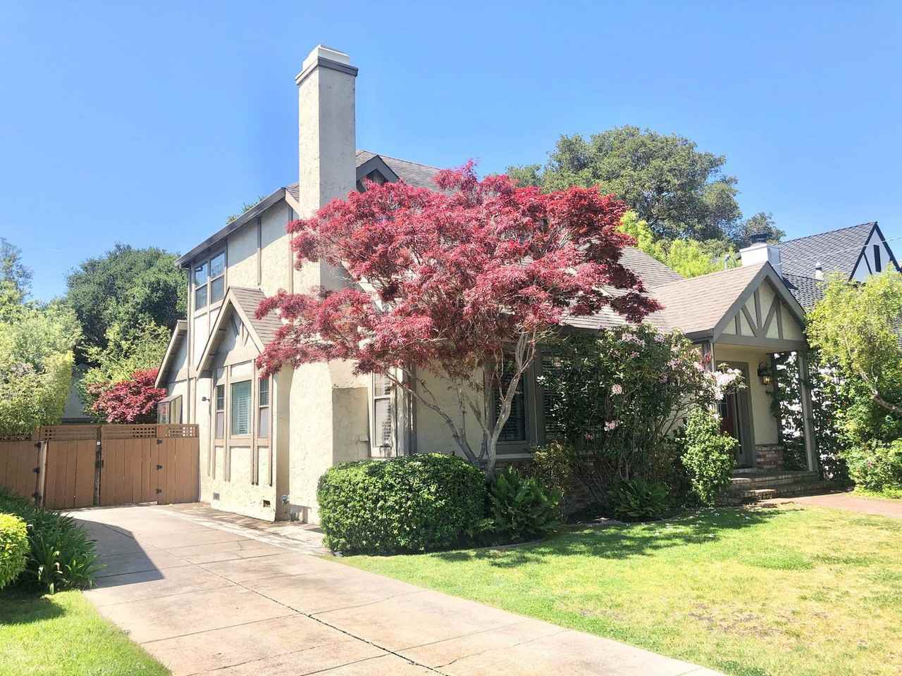 1511 Vancouver Avenue - Photo 2 of 27