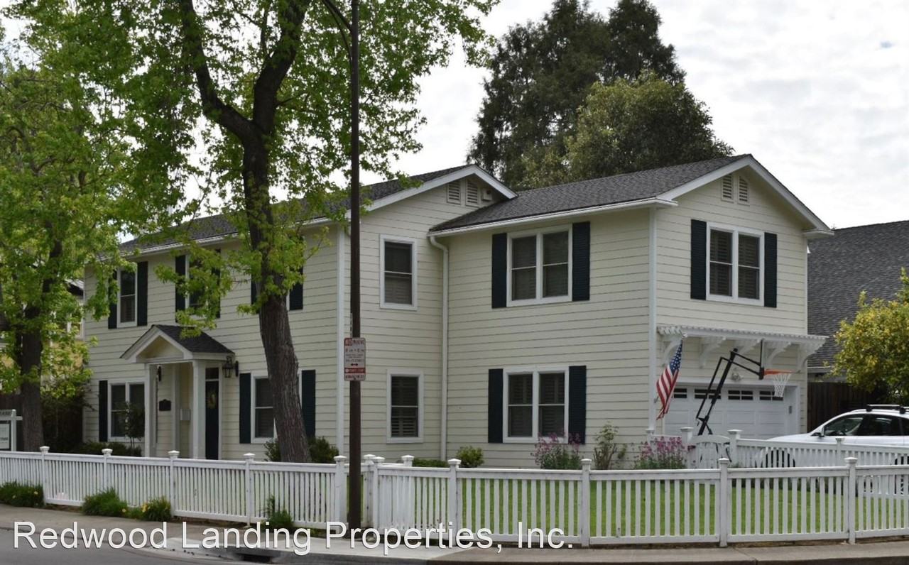 1011 Greenwood Dr - Photo 3 of 26