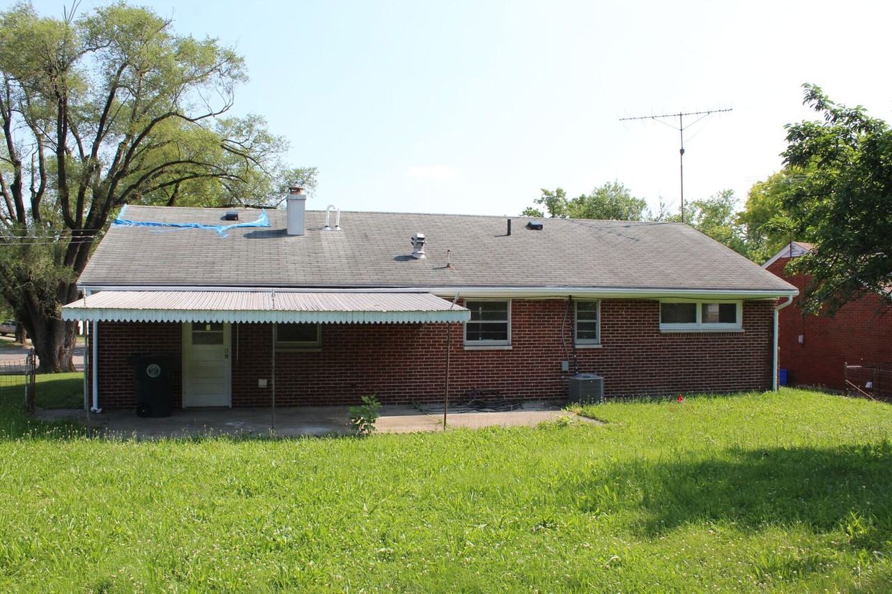 1507 Academy Pl - Photo 3 of 14