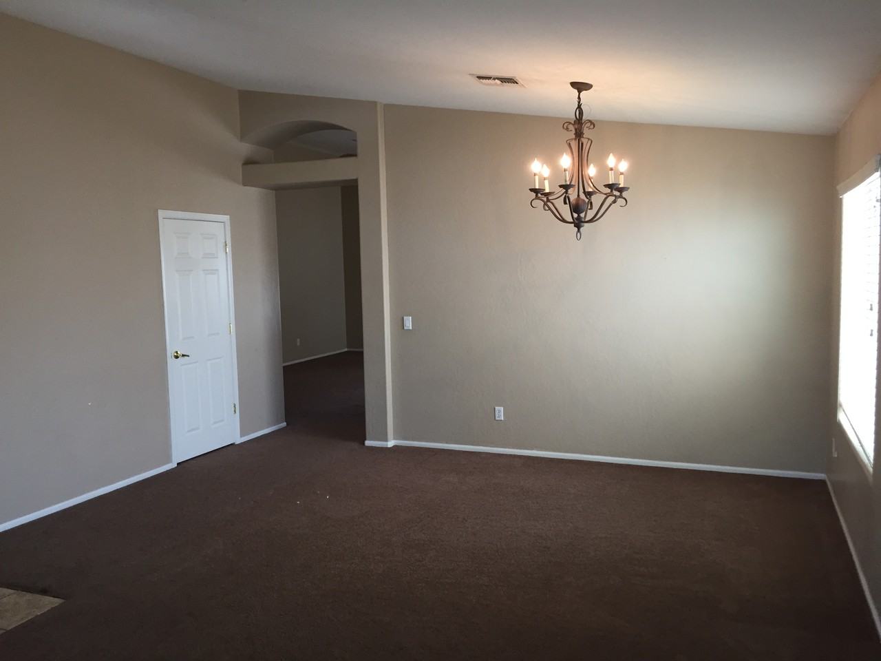 7206 S 58th Ave - Photo 3 of 18