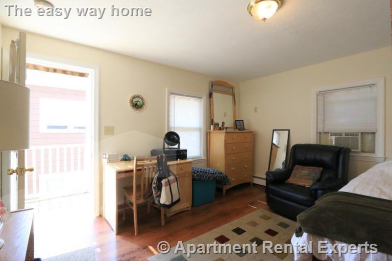 128 Pine St #3 - Photo 5 of 12