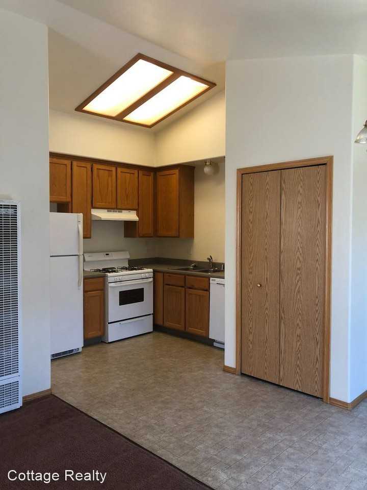 1820 Chanterelle - Photo 2 of 8