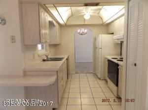 2540 Quebec Avenue - Photo 3 of 15