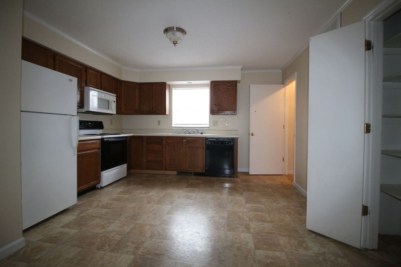 7 Potomact Court Units A-D - Photo 3 of 9