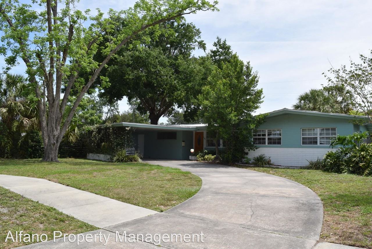 1401 Roscomare Ave. - Photo 2 of 14