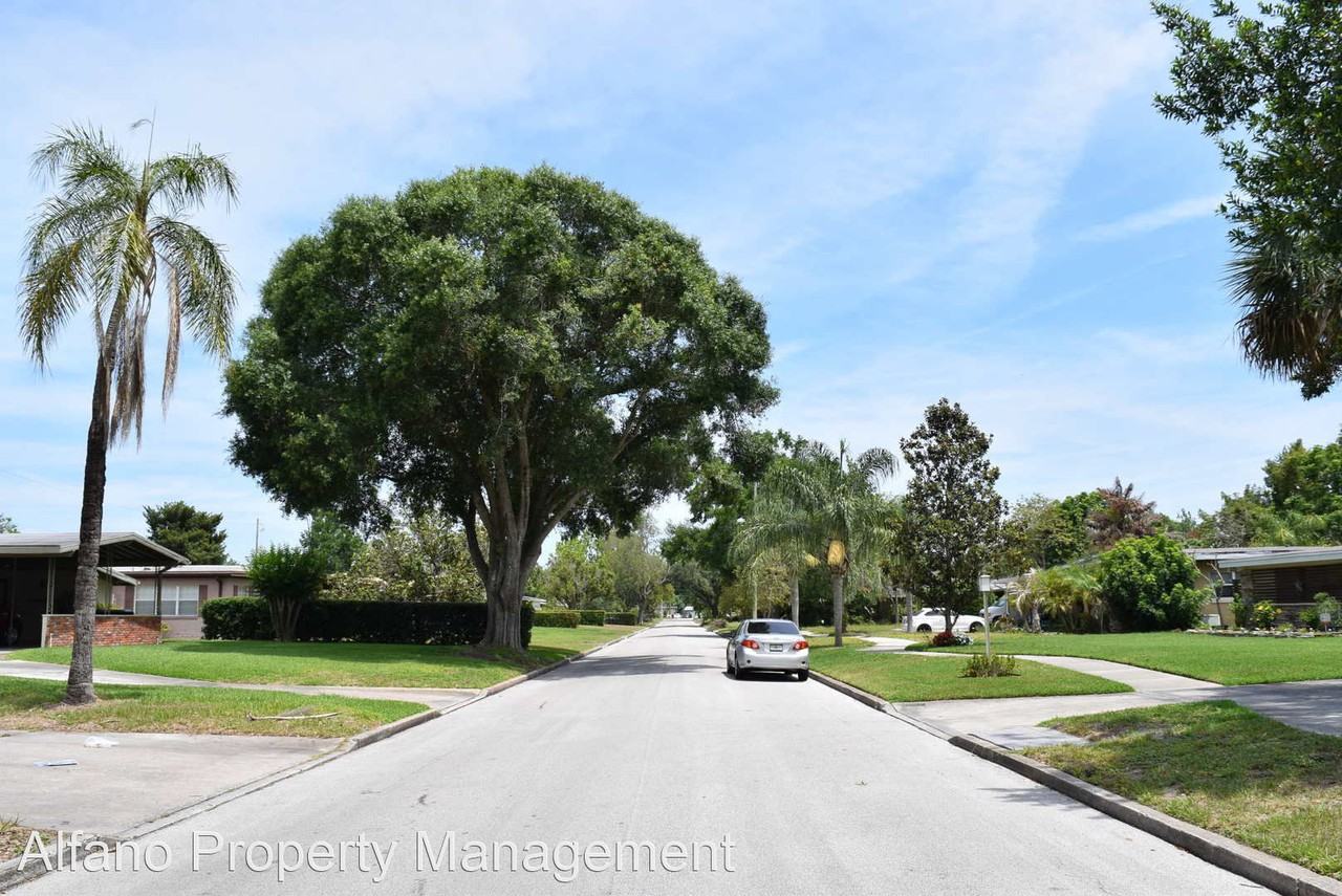 1401 Roscomare Ave. - Photo 3 of 14