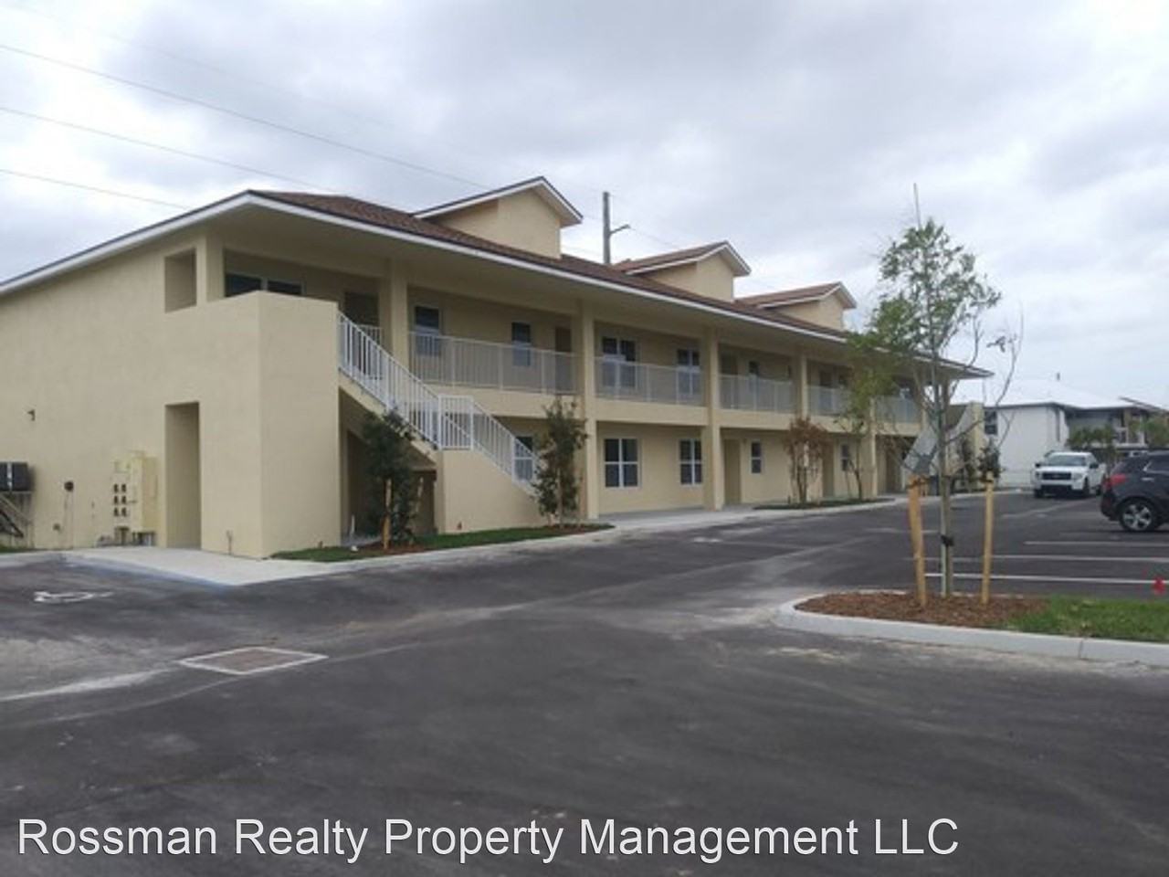 1110 SW 47th Terr - Photo 2 of 10