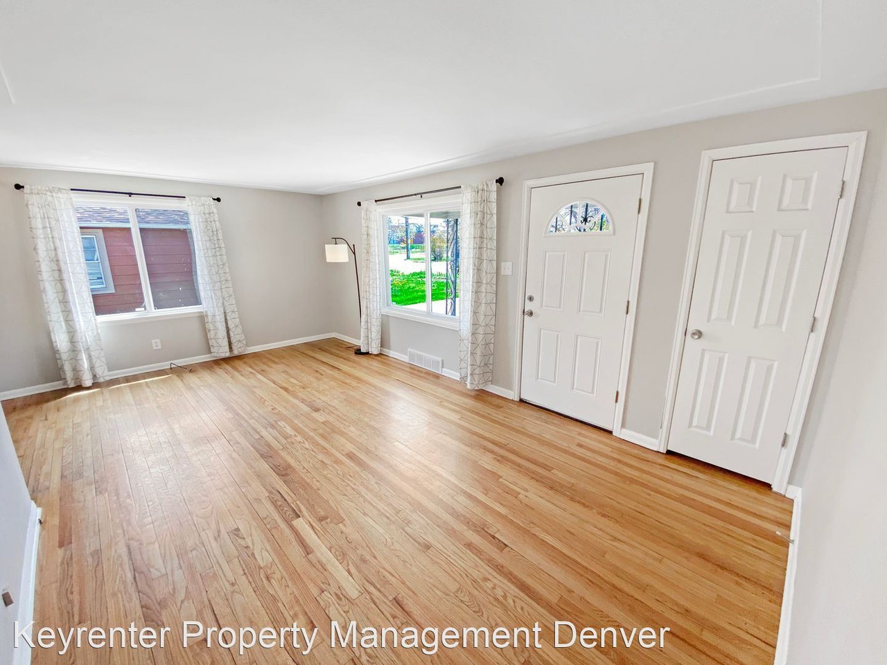 2410 Pierce St - Photo 2 of 16