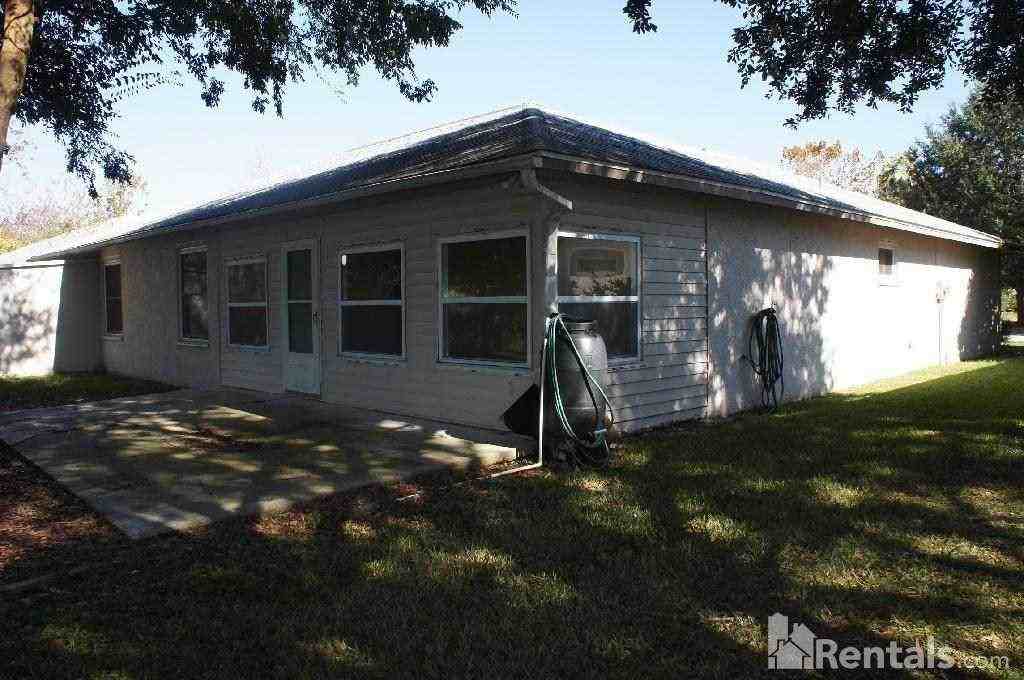 1819 Thornwood Ct - Photo 2 of 10