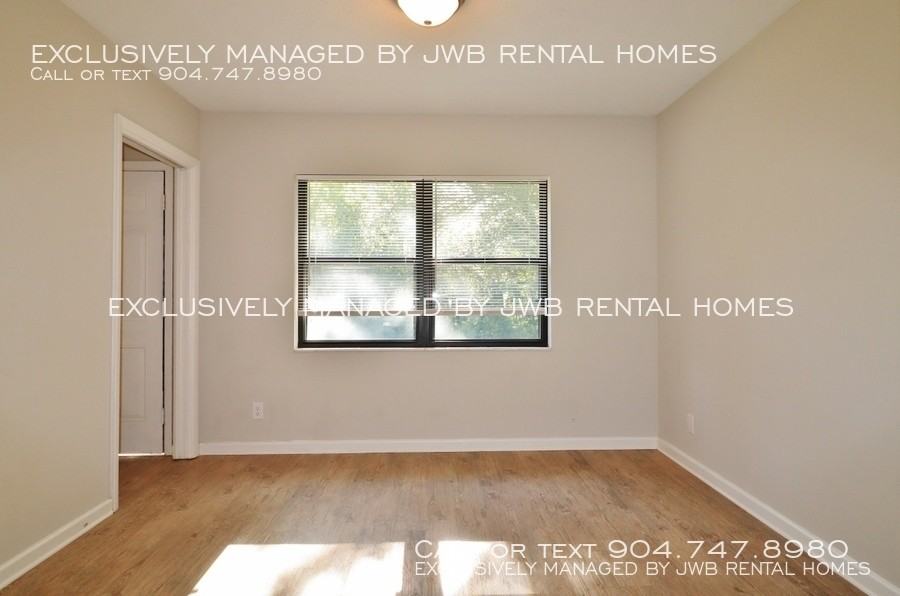 1251 Lamanto Ave E - Photo 3 of 12