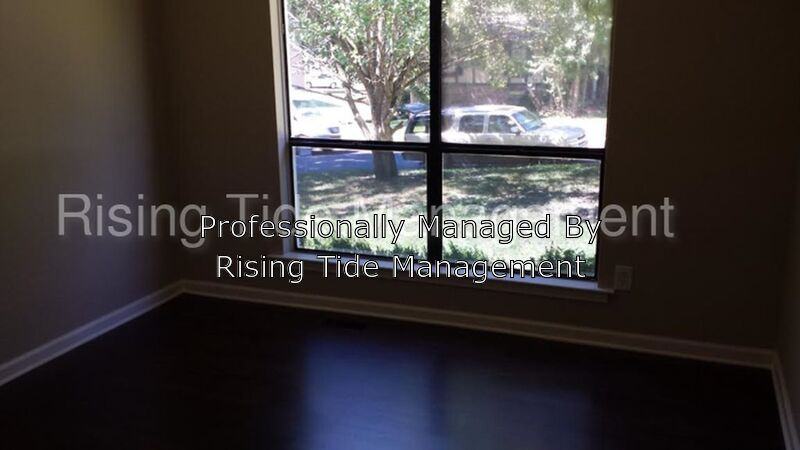 240 Fox Glen Rd Nw - Photo 3 of 10