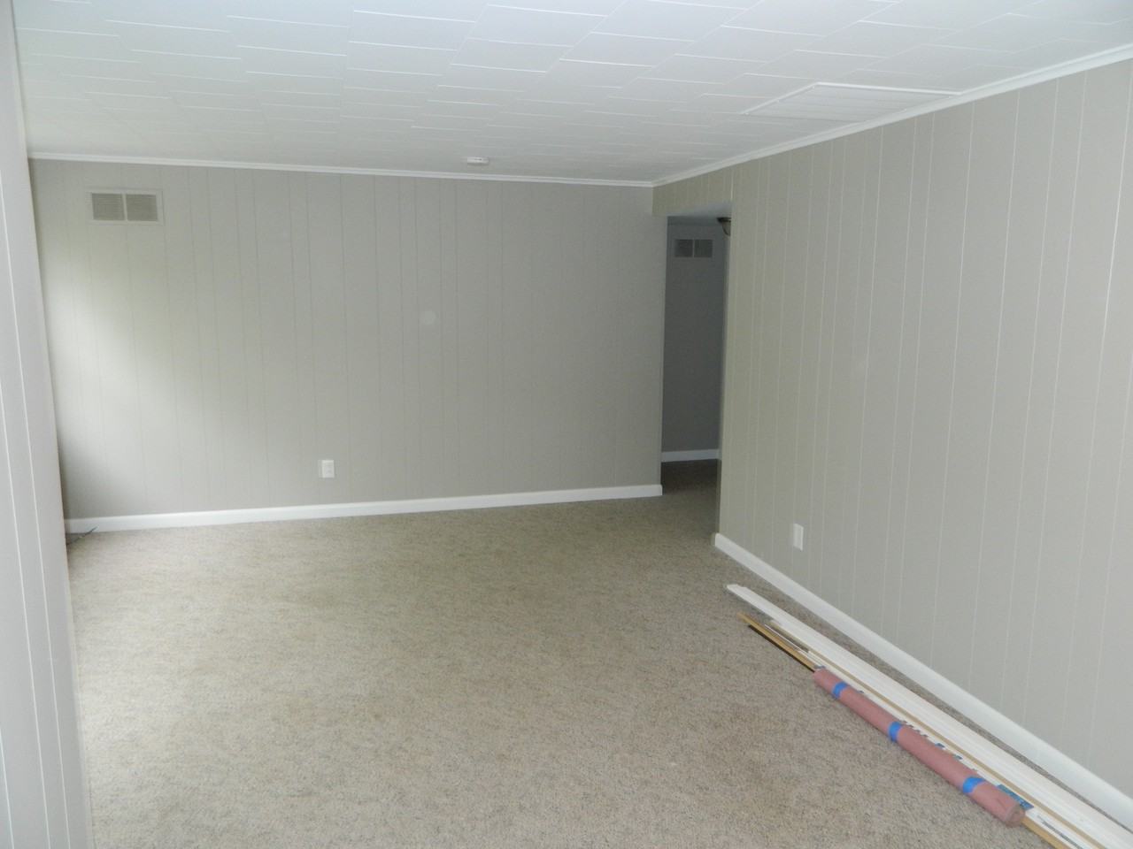 3933 Oakshire Rd - Photo 3 of 14