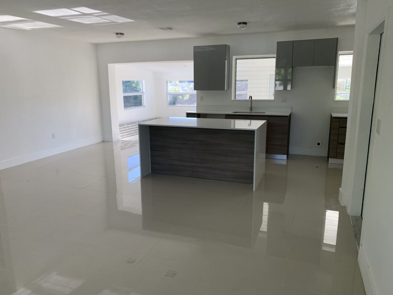 18030 Northwest 14th Avenue - Photo 2 of 11