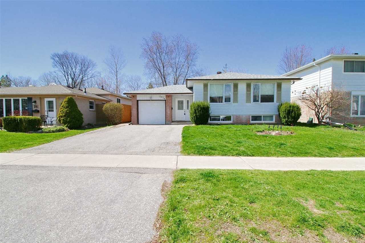 293 Towercrest Drive, Newmarket, ON L3Y 1C1 3 Bedroom House for 1,950