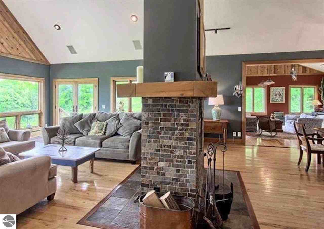 9878 E Engles Road - Photo 3 of 11